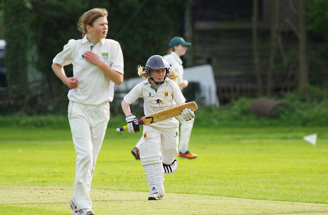 How to play Cricket for the beginners and kids?